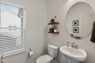 This beautifully crafted 2,820 sq ft home in the gated community - photo 22