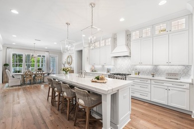 Welcome to 105 Rosecourt Street, the largest single-story floor - photo 24