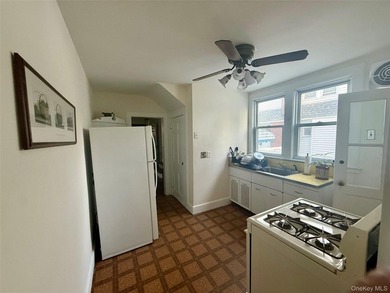 Nestled in the heart of the Rochelle Heights Historic District - photo 26
