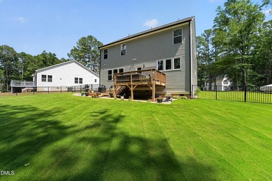 This beautifully crafted 2,820 sq ft home in the gated community - photo 35