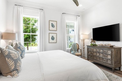 Welcome to 105 Rosecourt Street, the largest single-story floor - photo 36