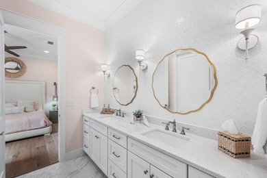 Welcome to 105 Rosecourt Street, the largest single-story floor - photo 41