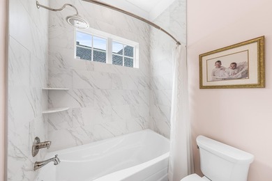 Welcome to 105 Rosecourt Street, the largest single-story floor - photo 43