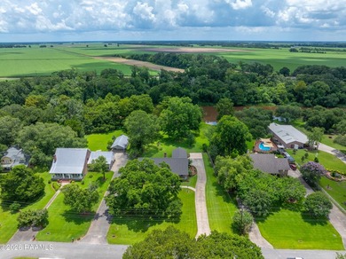 Bayou frontage! This classic home presents an opportunity to - photo 43