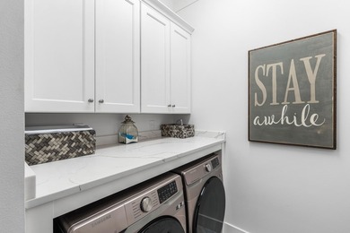 Welcome to 105 Rosecourt Street, the largest single-story floor - photo 47