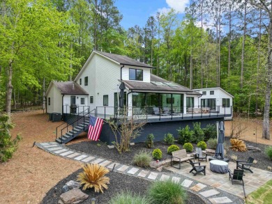 Stop Looking - Here's the Perfect Lake Oconee Home! - Lake Home For Sale in Greensboro, Georgia