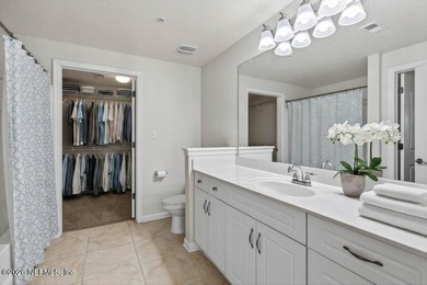 Wow! Beautiful top floor end unit in desirable Esplanade at Town - photo 11