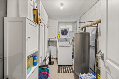 Welcome to this ranch-style home conveniently located in Bay - photo 12