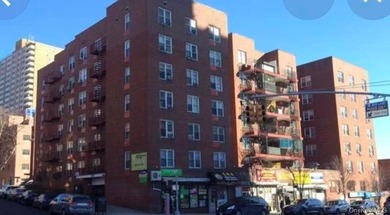 This impressive condo apartment features three bedrooms and a - photo 10