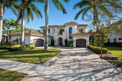 Meticulously designed and built in 2015, this exceptional - photo 2