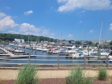 Presenting a premier buying opportunity in Glen Cove. This - photo 14