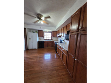 With over 3000 sqft of living space and nearly 7 acres, this