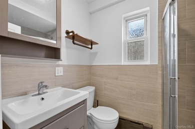 Prime Flushing location! Well-maintained legal 2-family home - photo 16