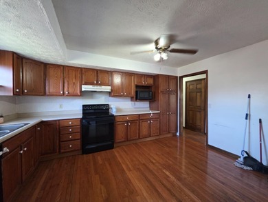 With over 3000 sqft of living space and nearly 7 acres, this