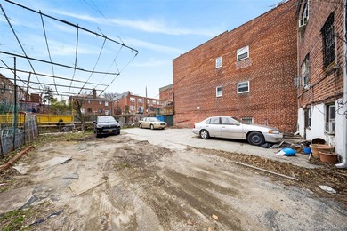 Prime Flushing location! Well-maintained legal 2-family home - photo 19