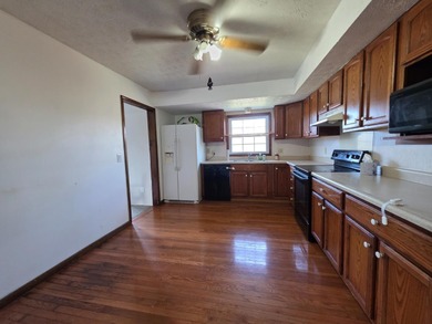 With over 3000 sqft of living space and nearly 7 acres, this