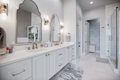 Barely lived in and impeccably maintained, this exceptional - photo 24