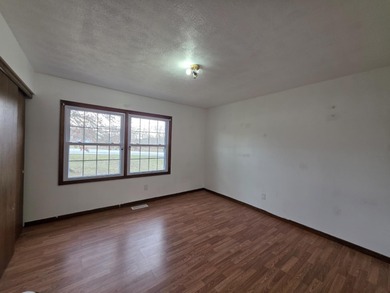 With over 3000 sqft of living space and nearly 7 acres, this