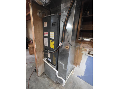 With over 3000 sqft of living space and nearly 7 acres, this