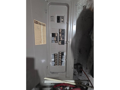 With over 3000 sqft of living space and nearly 7 acres, this