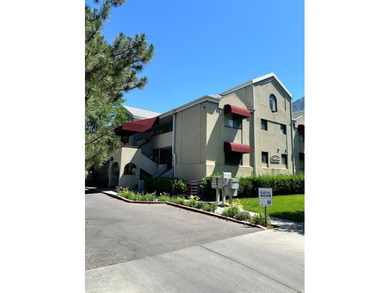 Parkside Condominiums is located in a quiet neighborhood only 3 - photo 1