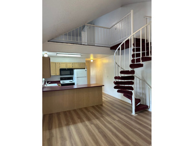 Parkside Condominiums is located in a quiet neighborhood only 3 - photo 2
