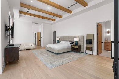 Completed in 2025, this luxurious, one-of-a-kind 2.71-acre - photo 24