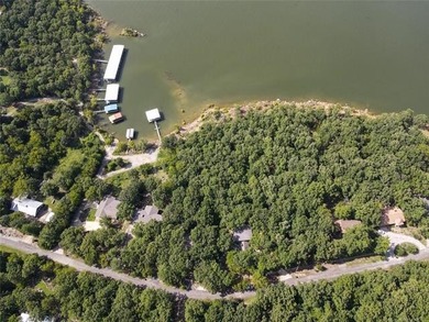 Beautiful Wooded Lakefront Retreat! You will love lakefront - photo 38