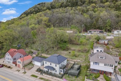 Enjoy stunning Mississippi River views from your home or large - photo 2