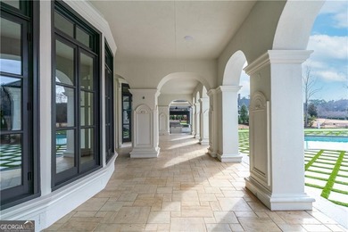 Extraordinary, fully renovated gated estate offering a rare - photo 11
