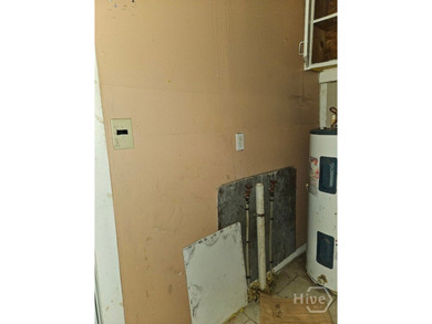 Attention investors and cash buyers! Check out this 4-bedroom - photo 11