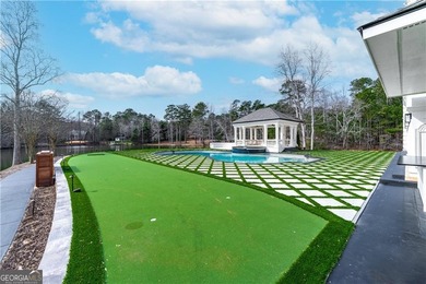 Extraordinary, fully renovated gated estate offering a rare - photo 14