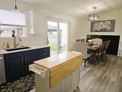 Welcome to this beautifully updated quad-level home that - photo 14