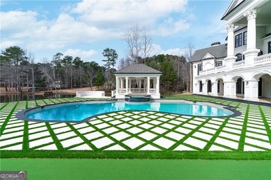 Extraordinary, fully renovated gated estate offering a rare - photo 17