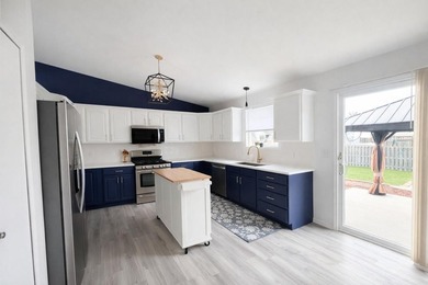 Welcome to this beautifully updated quad-level home that - photo 17