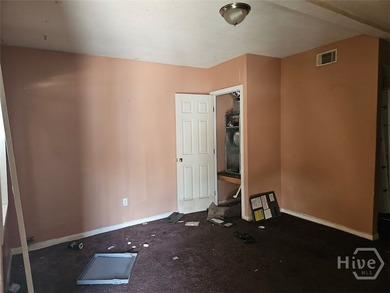 Attention investors and cash buyers! Check out this 4-bedroom - photo 22