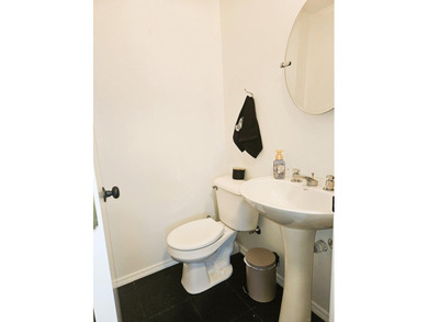 Welcome to this beautifully updated quad-level home that - photo 23