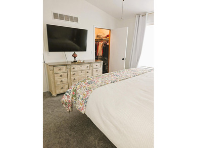 Welcome to this beautifully updated quad-level home that - photo 26