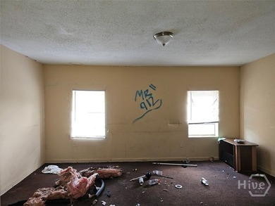 Attention investors and cash buyers! Check out this 4-bedroom - photo 32