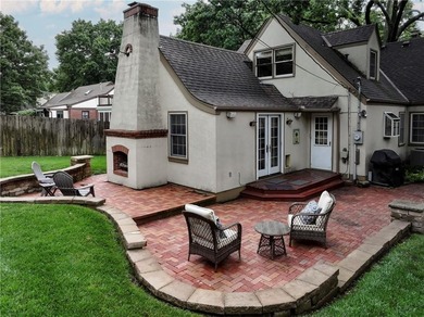 Nestled in Fairway's coveted Golden Triangle, between two of - photo 35