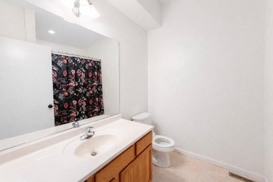 Welcome to this beautifully updated quad-level home that - photo 45