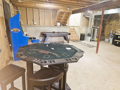 Welcome to this beautifully updated quad-level home that - photo 48