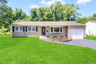 (private lake, pond, coastal) Home Sale Pending in Patchogue New York