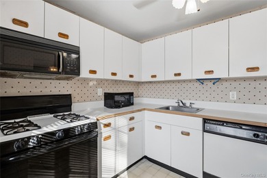 Enjoy easy, low-maintenance living in this upper level, 1 - photo 15