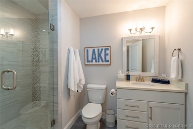 Ultra-luxury lakefront living at Cypress-recently repositioned - photo 22