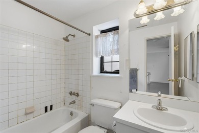 Enjoy easy, low-maintenance living in this upper level, 1 - photo 23