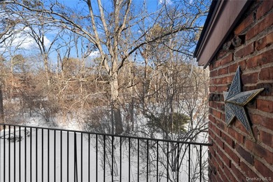 Enjoy easy, low-maintenance living in this upper level, 1 - photo 24