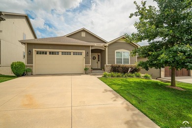 Welcome home to this stunning Kettler-built ranch in desirable - photo 1