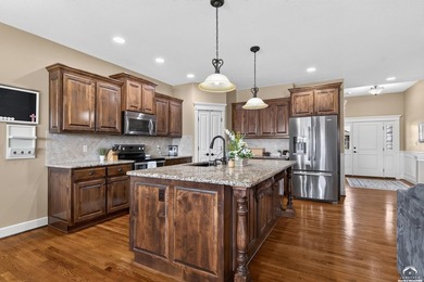 Welcome home to this stunning Kettler-built ranch in desirable - photo 4