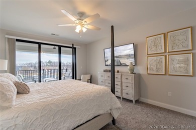 Ultra-luxury lakefront living at Cypress-recently repositioned - photo 41
